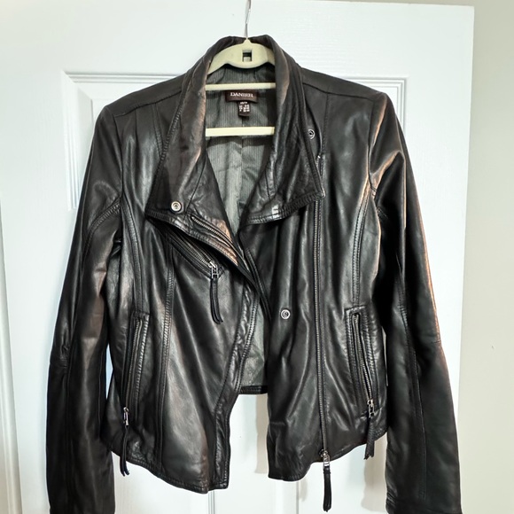 Danier leather - Picture 3 of 3